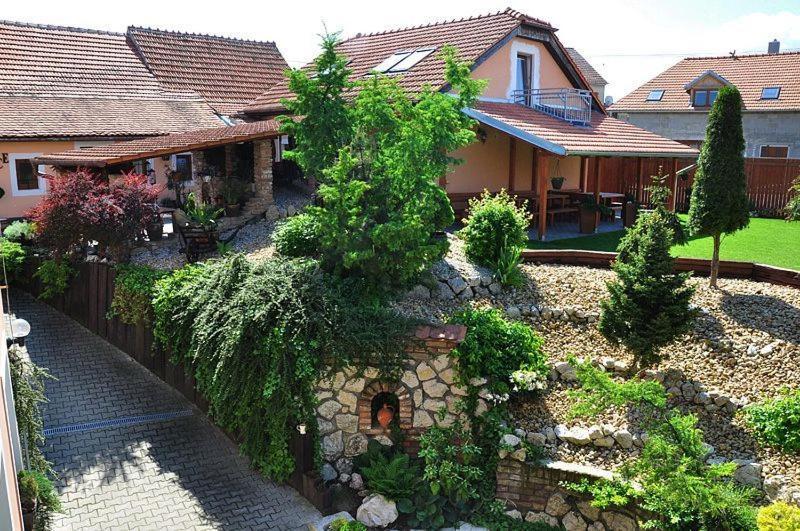 Penzion Farma Lednice Exterior photo